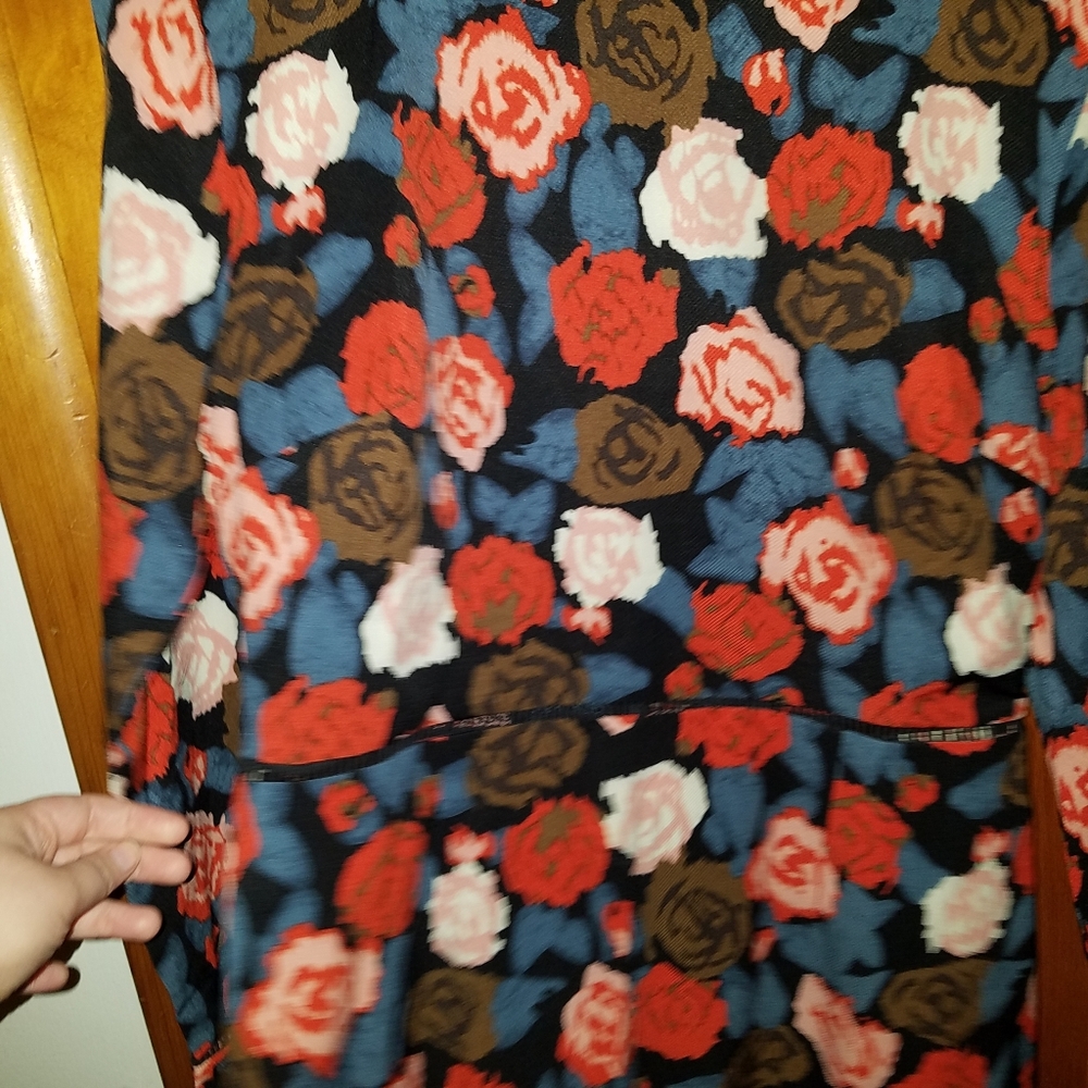 Aakaa Rose Patterned Dress - Picture 6 of 6